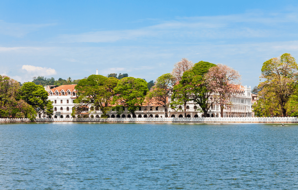 Kandy Lake by TravelPlanner