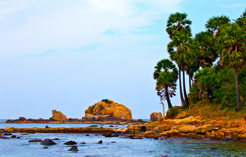 Trincomalee beach by TravelPlanner