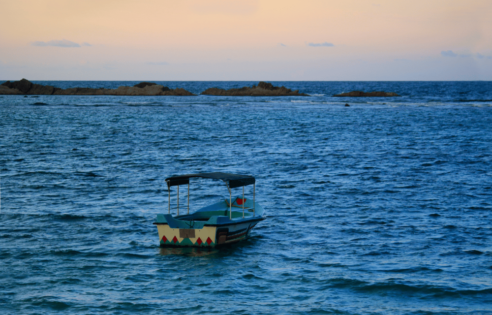 Trincomalee beach by TravelPlanner