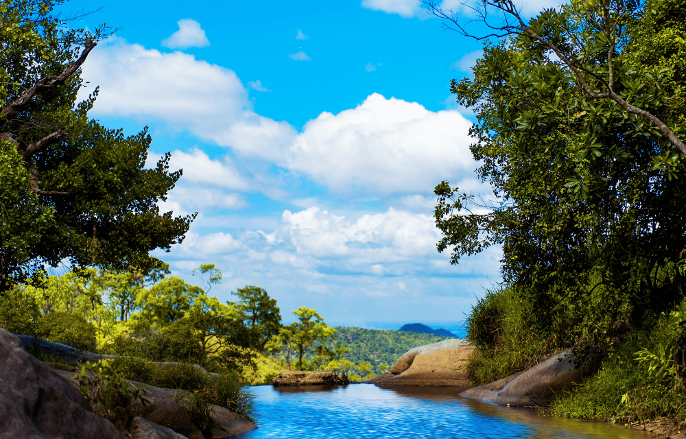 Upper Diyaluma Falls by TravelPlanner