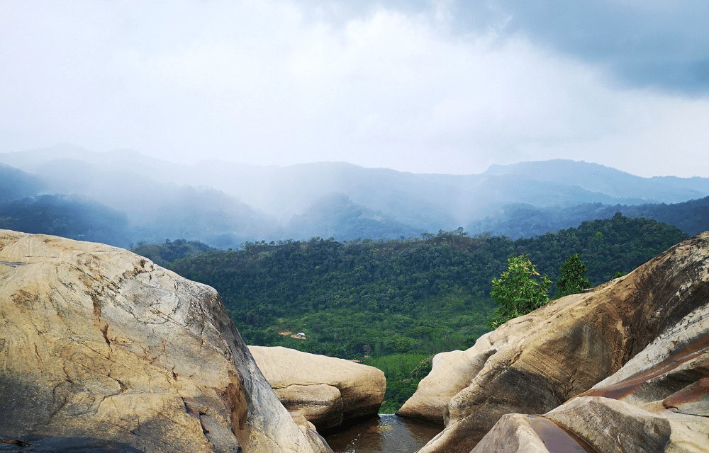 Upper Diyaluma Falls by TravelPlanner